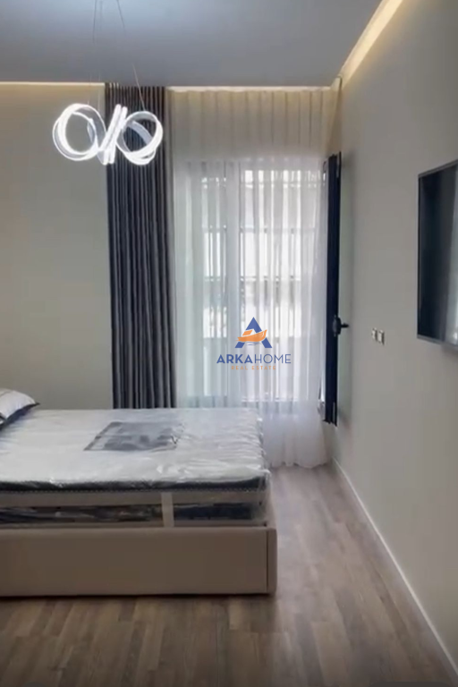 AFFITTASI APPARTAMENTO 1+1+BALCONE "RRUGA E KOSOVAREVE " 1000 EURO.