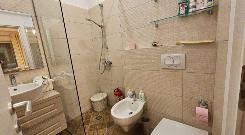 Duplex me qera 2+1+2 tek Liqeni i thate