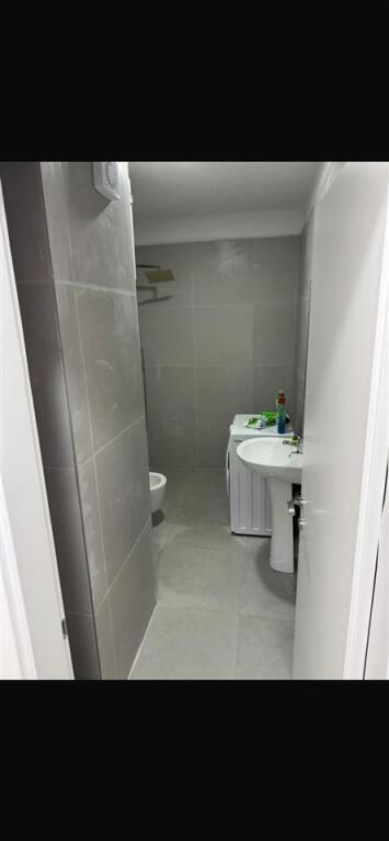 Super Apartament 2+1+2 +parkim me qera ne Astir/Bar Artisti (700 Euro)