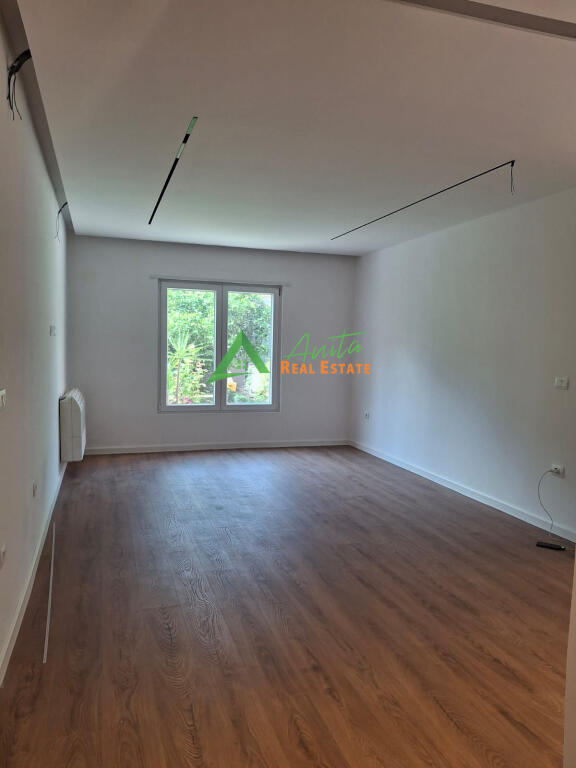 Villa su 2 Piani in Affitto – Via Elbasani