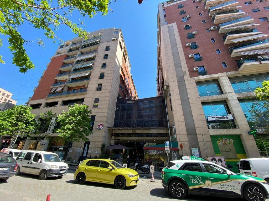 ALLA STRADA DELLE BARRICATE, CENTRO GALERIA AFFITTIAMO UNITA' COMMERCIALE