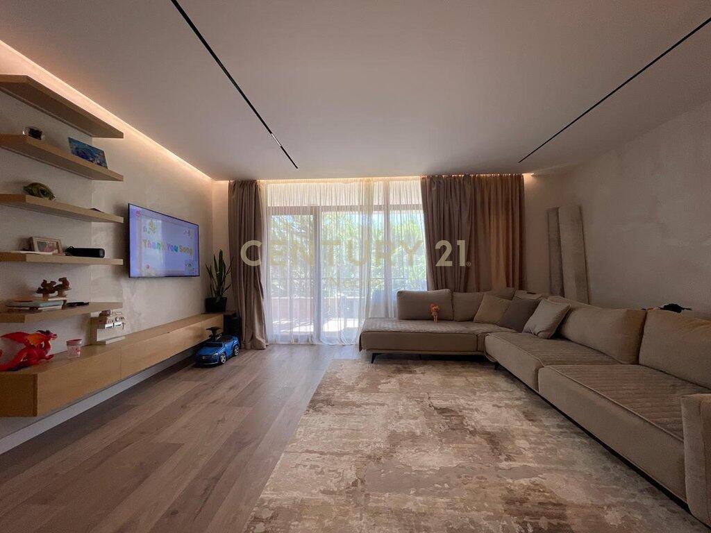 Apartment 3+2 For Sale in Botanical Zoo Garden, Tirana - 355,000€ | 165 m²