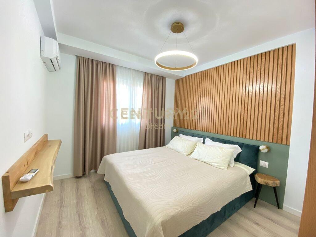 APARTAMENT 1+1 ME QIRA PRANE KESH TEK VASIL SHANTO