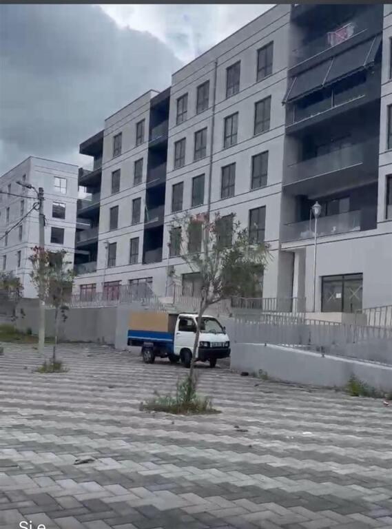 Appartamento 3+1+2 in vendita a Tirana Riverside, alla fine della via 5-maji