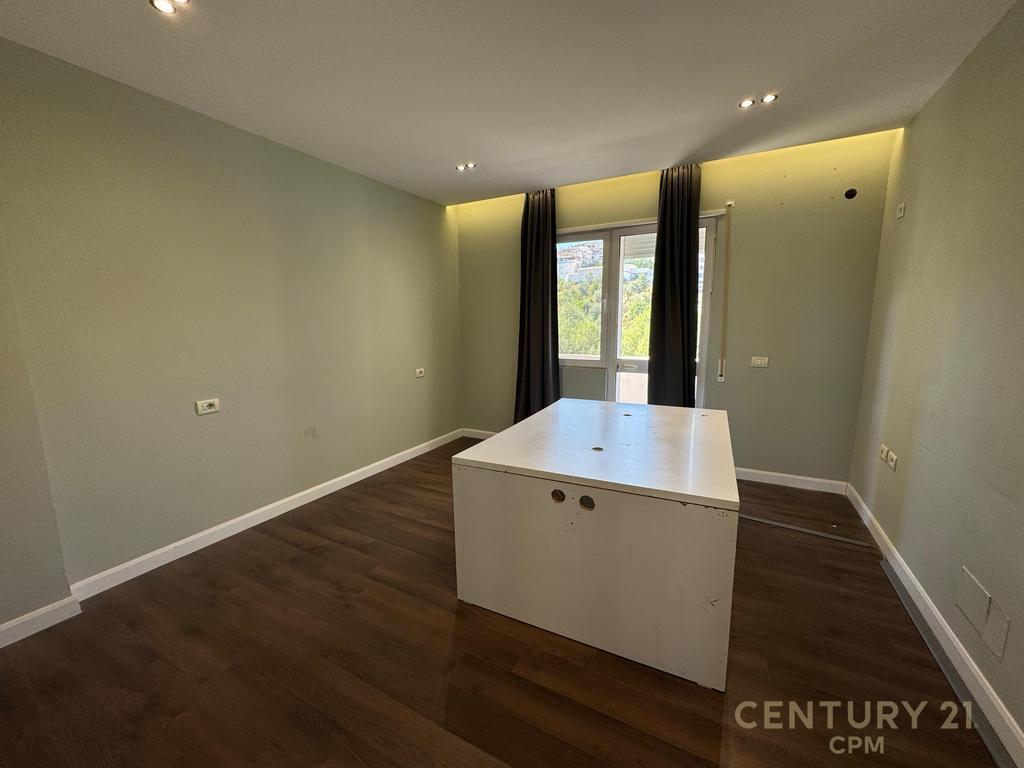 Apartment 2+1 For Sale in the Botanical Zoological Garden area, Tirana 210,000 €