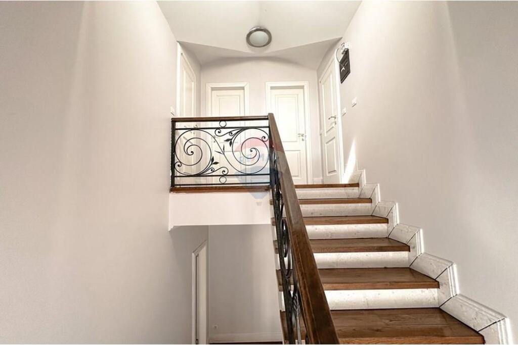 Villa su 3 piani in affitto, Tuscany Villas