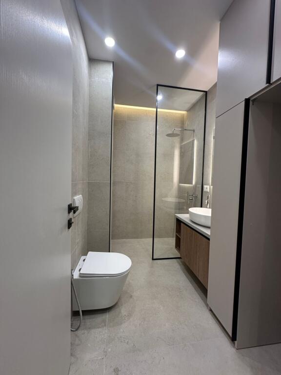 Shitet Super Apartament 2+1 i sapo arreduar te 21 dhjetori.