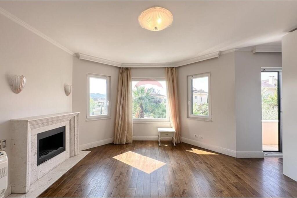 Villa su 3 piani in affitto, Tuscany Villas