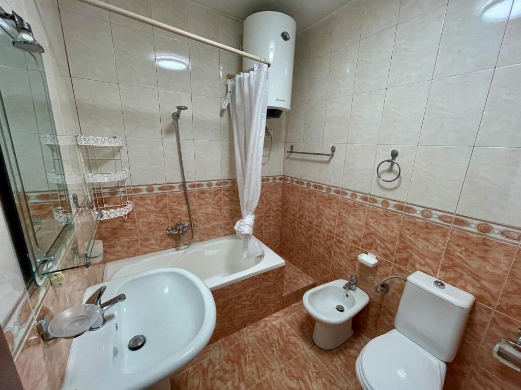 Jepet me QIRA apartament 1+1 tek Lulishtja, Komuna e Parisit