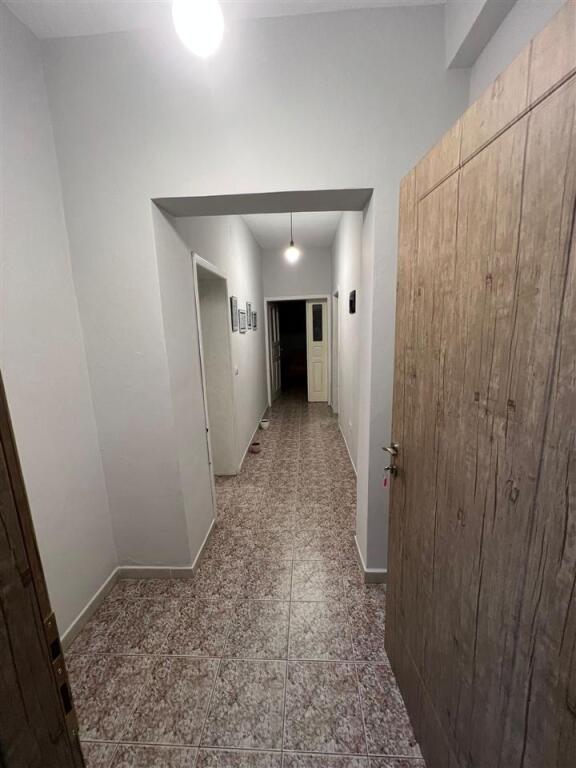 Jepet apartament 2+1 i pershtatshem per zyra me qera ne Myslym Shyr