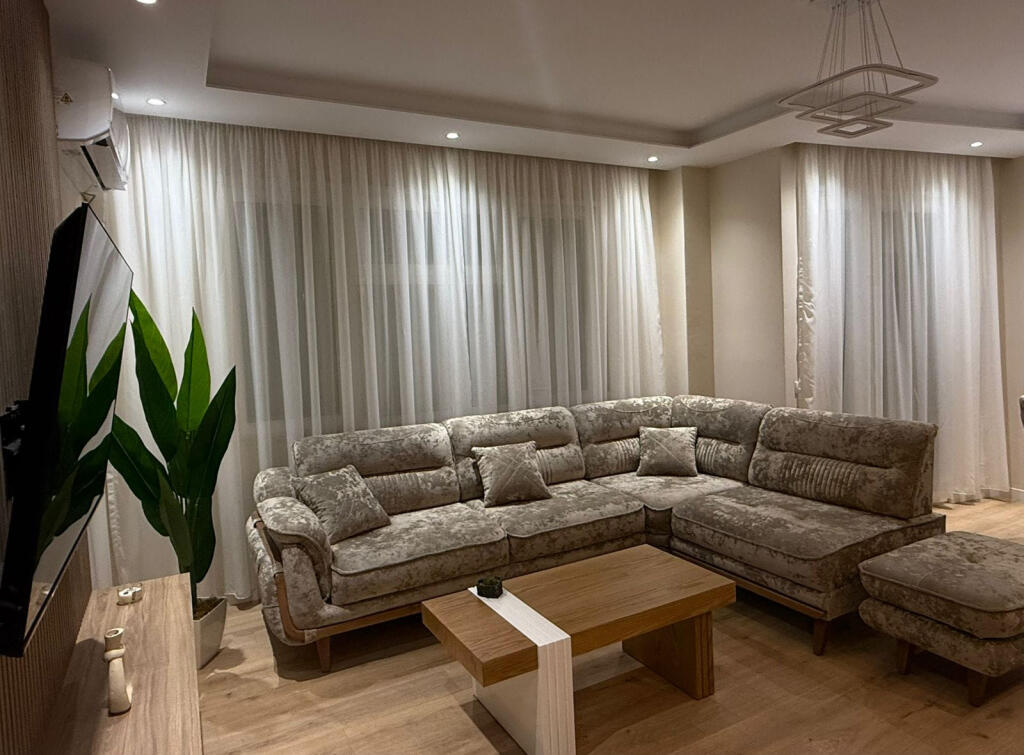 Appartamento In Affitto 2+1+Posto Auto Al Lago Secco (ID B2201481) Tirana
