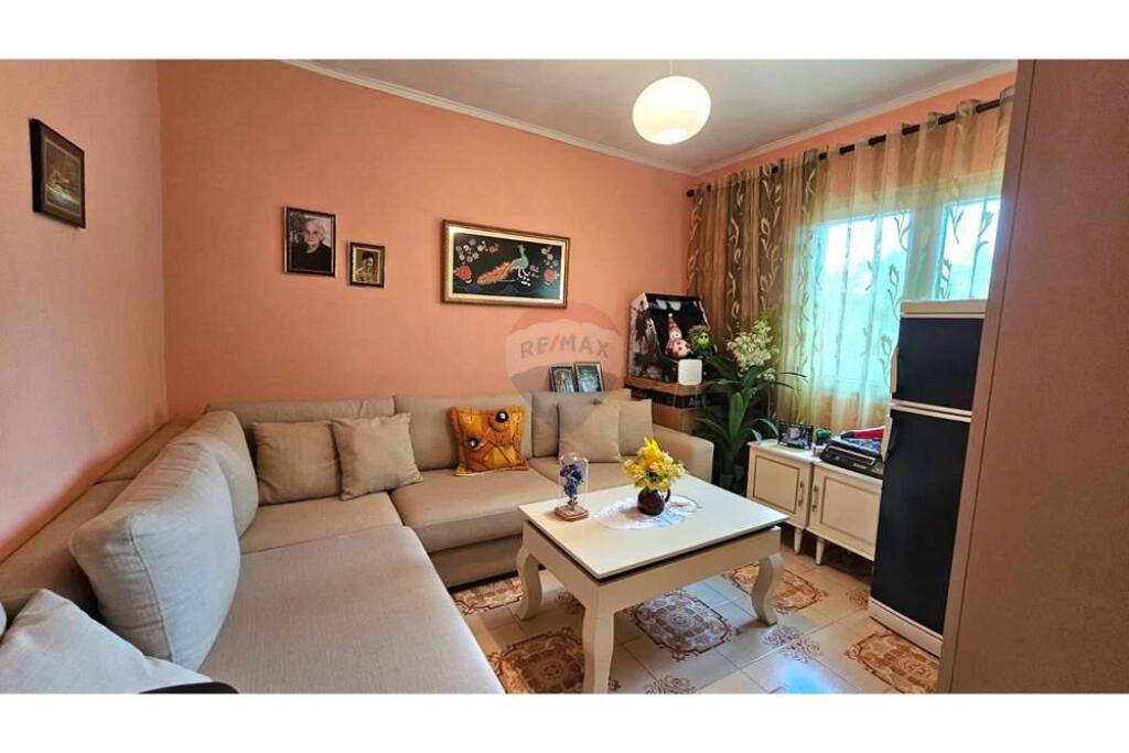 Shitet apartament 3+1+2 prane Brrylit perballe Maternitetit te Ri.