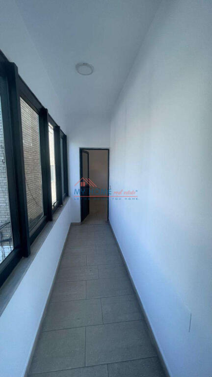 Ufficio in affitto a Brryli Tirane