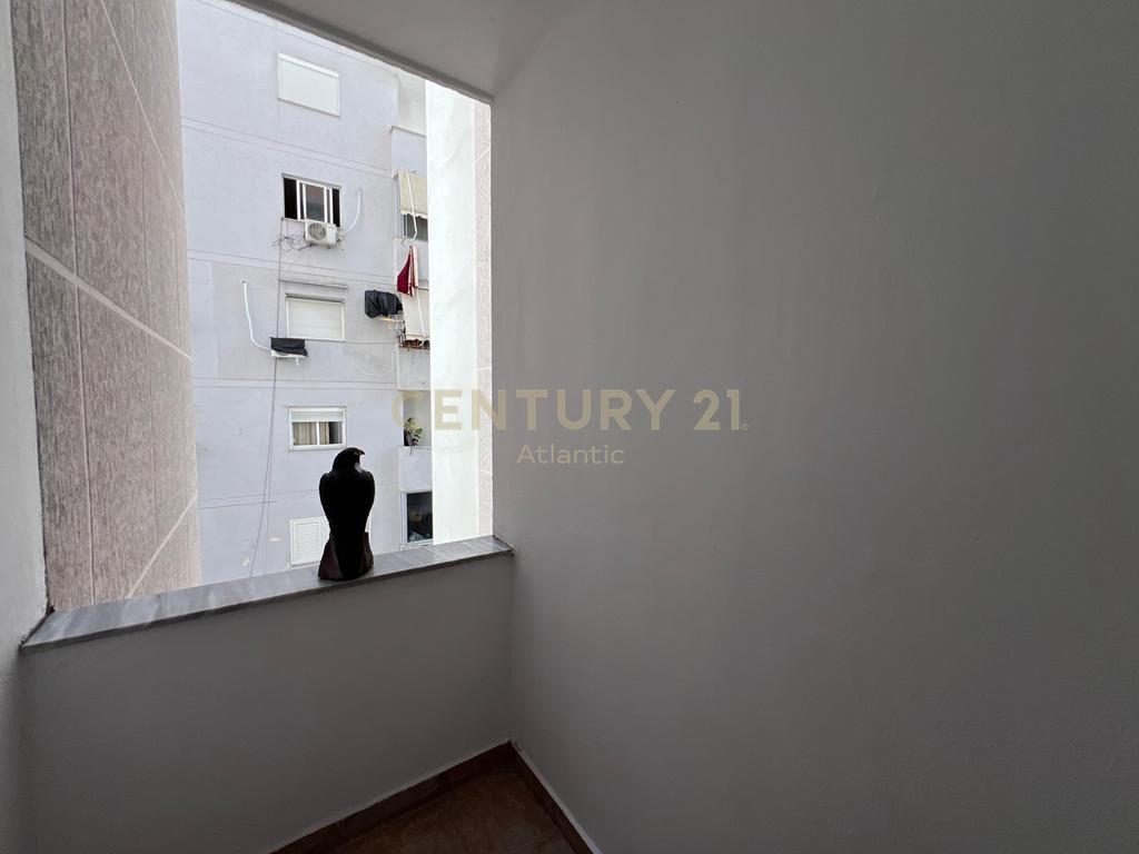 APARTAMENT PER QERA TEK KOMPLEKSI EKA NE PLAZH 2+1+2 T NJE DEPO DHE 3 BALLKONE DURRES !