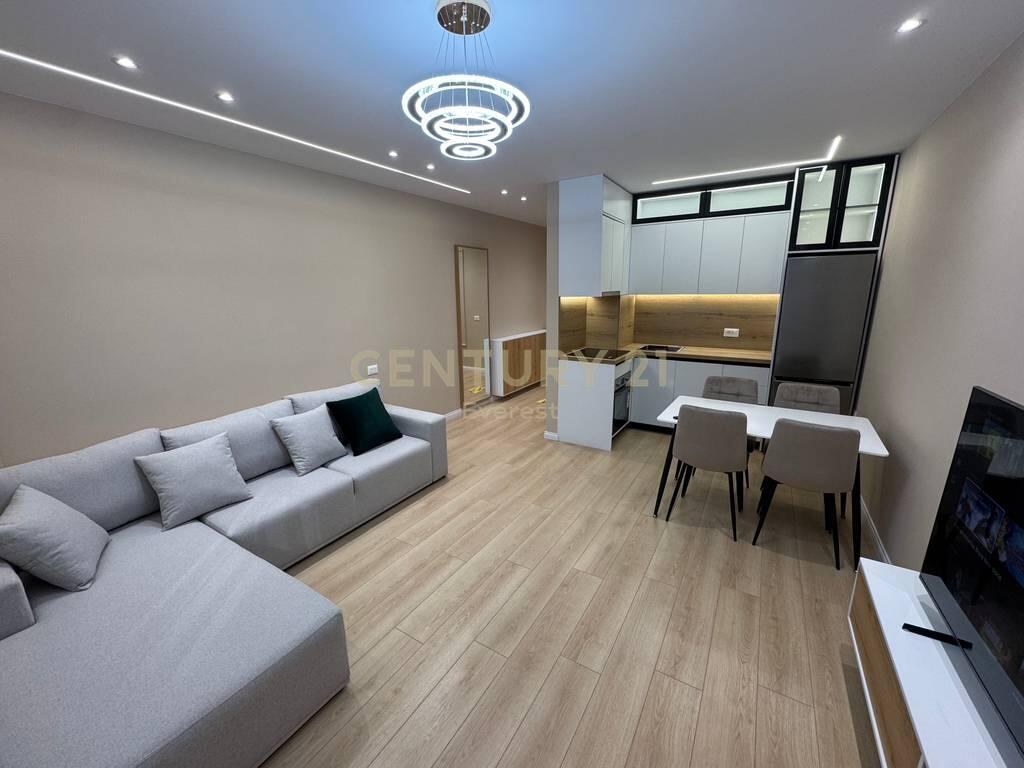 MYSLYM SHYRI, VENDIAMO APPARTAMENTO 2+1+DEPOSITO -  250,000 €