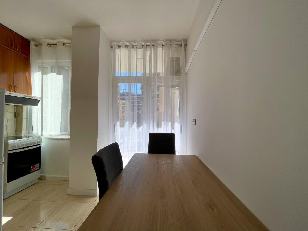 Jepet me QIRA apartament 1+1 tek Lulishtja, Komuna e Parisit
