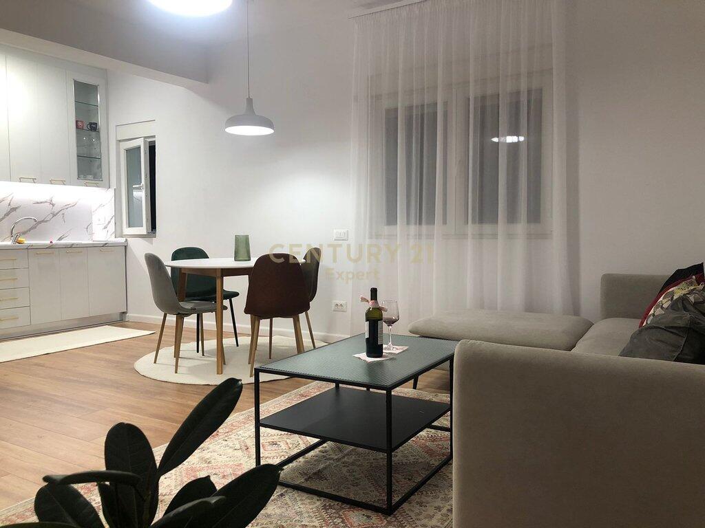 AFFITTIAMO APPARTAMENTO 2+1 IN PIAZZA WILLSON!!