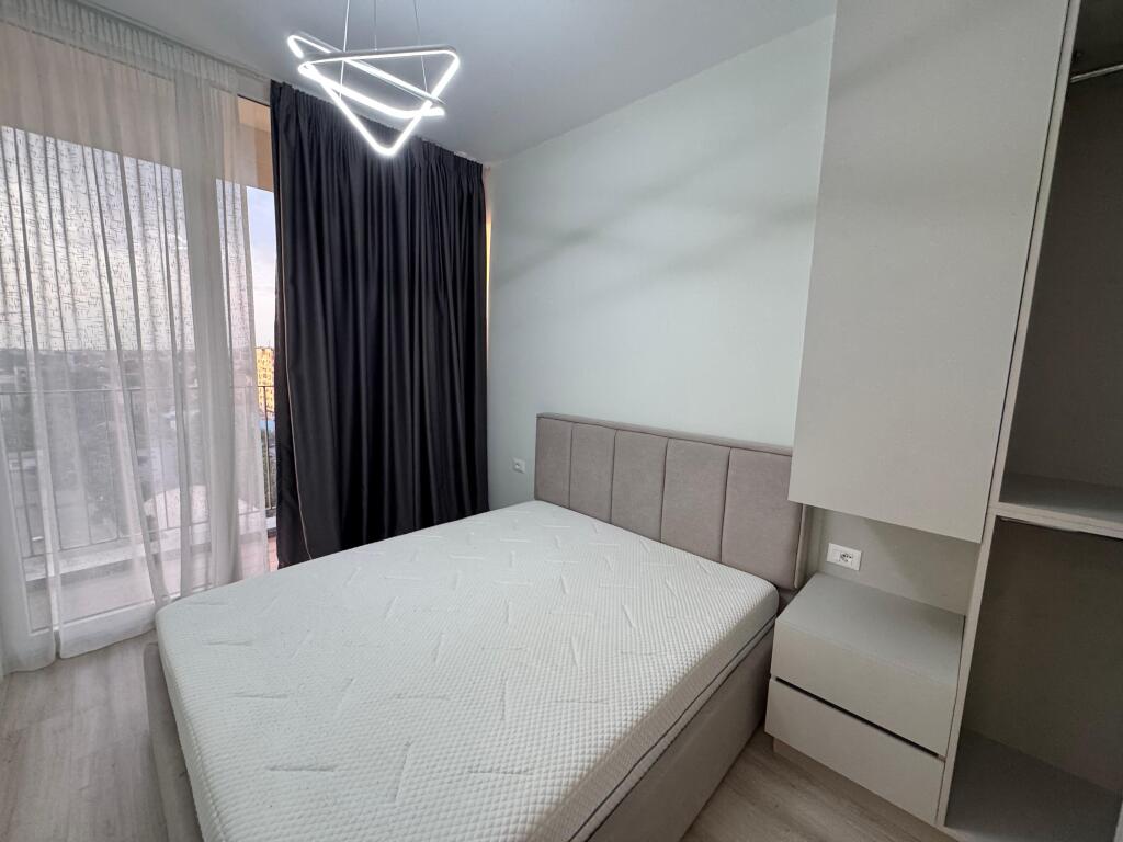 ✨ Apartament me qira – 1+1 + ballkon + parkim ✨ 
 📍 Rr. Riza Cerova, kryqëzimi me Rr. 4 Dëshmorët
