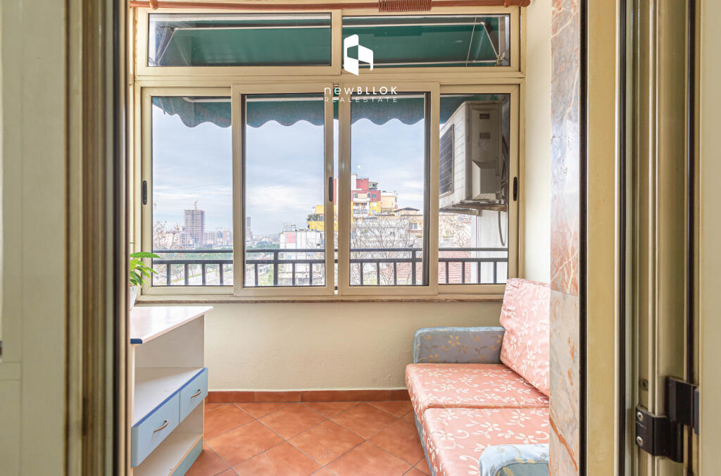 Tirane, appartamento 3+1 in vendita al 3° piano, 146 m² 295.000 € (St Trenit Bulevardi Zogu 1)
