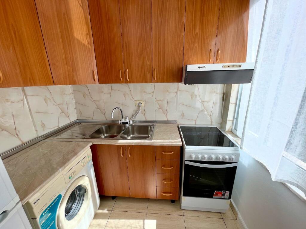 Jepet me QIRA apartament 1+1 tek Lulishtja, Komuna e Parisit