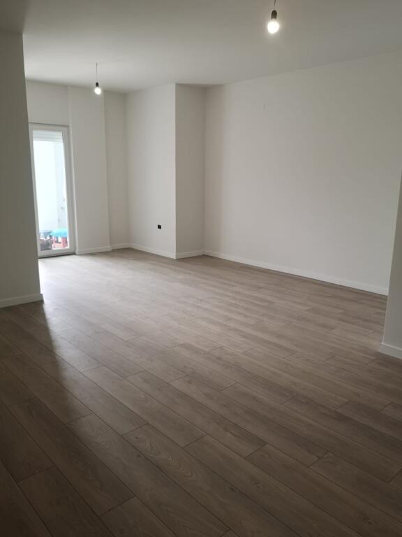 2+1,bosh vetem me kundrabufe,astir,cmimi 400 euro