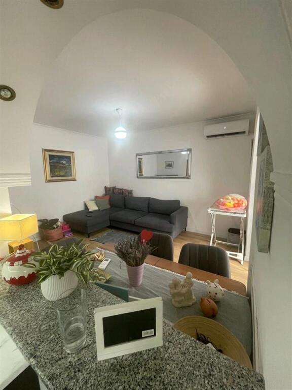 APPARTAMENTO IN AFFITTO 1+1 EX RISTORANTE DURAZZO 50.000 LEKE