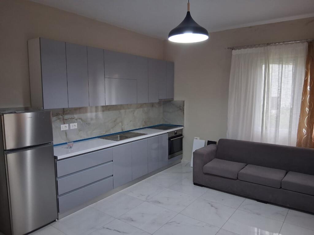 APPARTAMENTO IN AFFITTO 3+1 VIA ELBASANI 50.000 LEKE