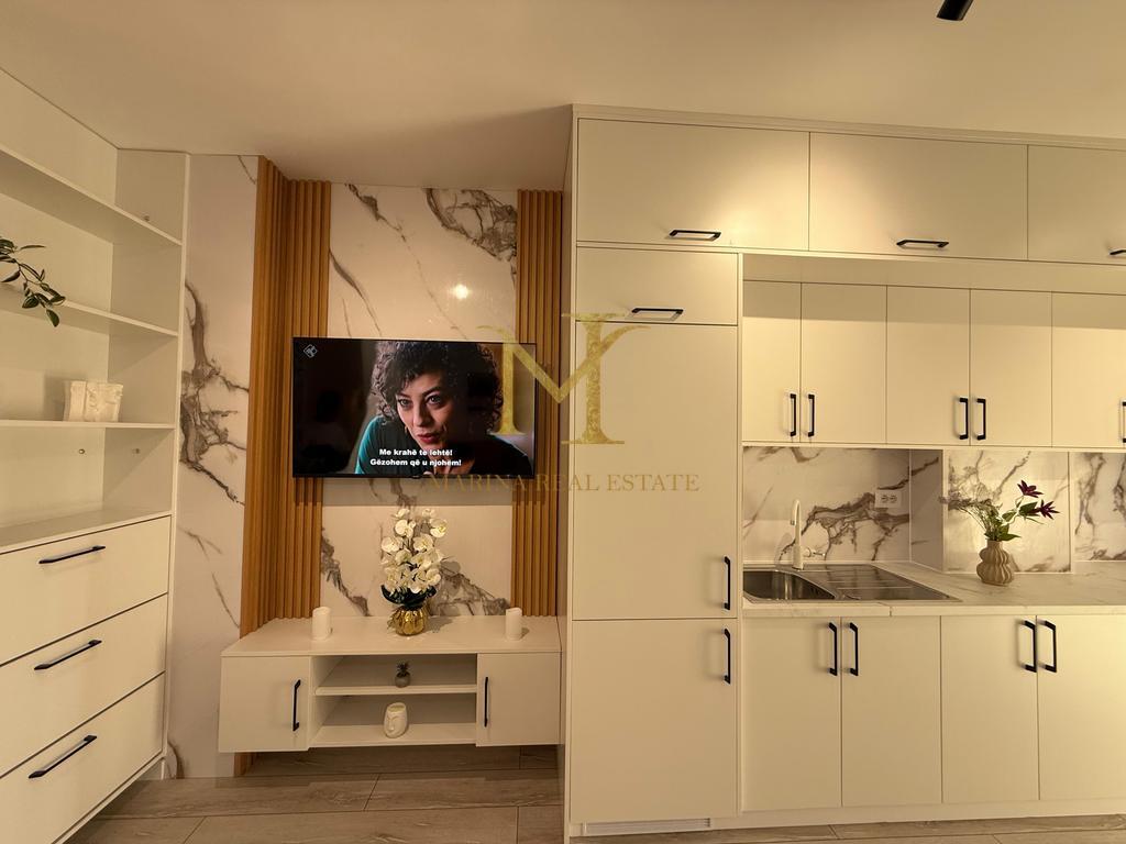 Shitet Super Apartament 1+1 i investuar, plazh Rrota Kuqe !