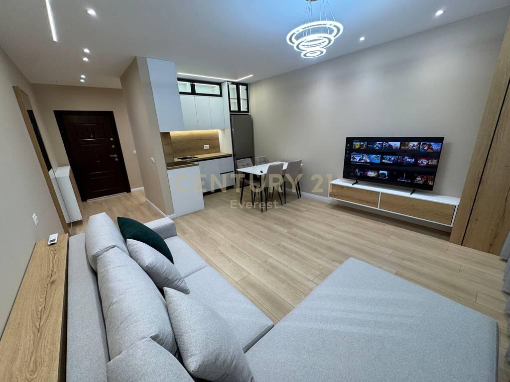 MYSLYM SHYRI, VENDIAMO APPARTAMENTO 2+1+DEPOSITO -  250,000 €