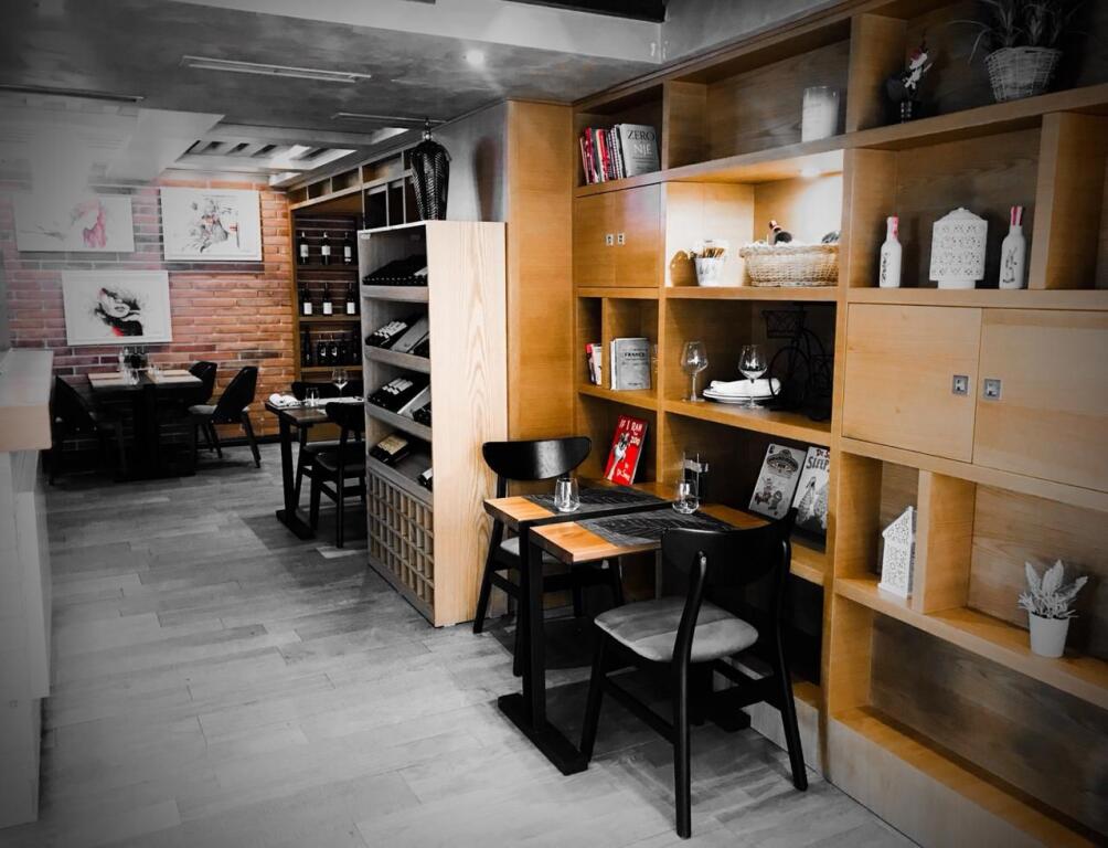 Ristorante in affitto in Via Durazzo/2100 euro