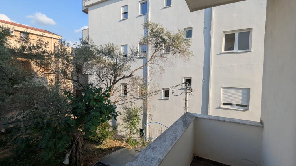 Appartamento 2+1+3 balconi +Parcheggio in affitto, Kodra e Priftit  Prezzo: 350 euro