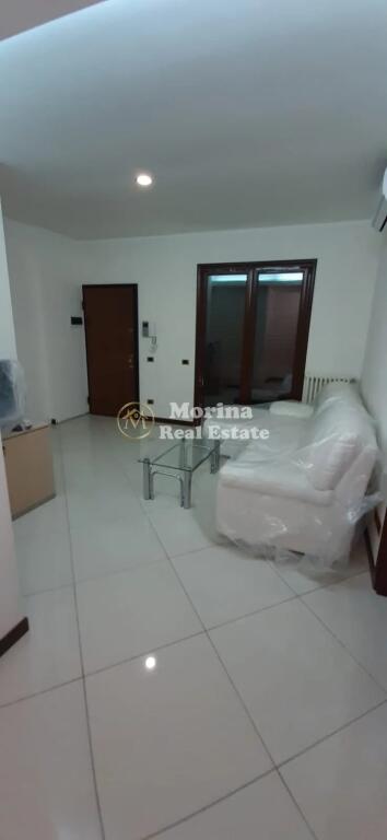 Affitto Appartamento 1+1+ Angolo cottura, Kinostudio, 500 Euro/Mese