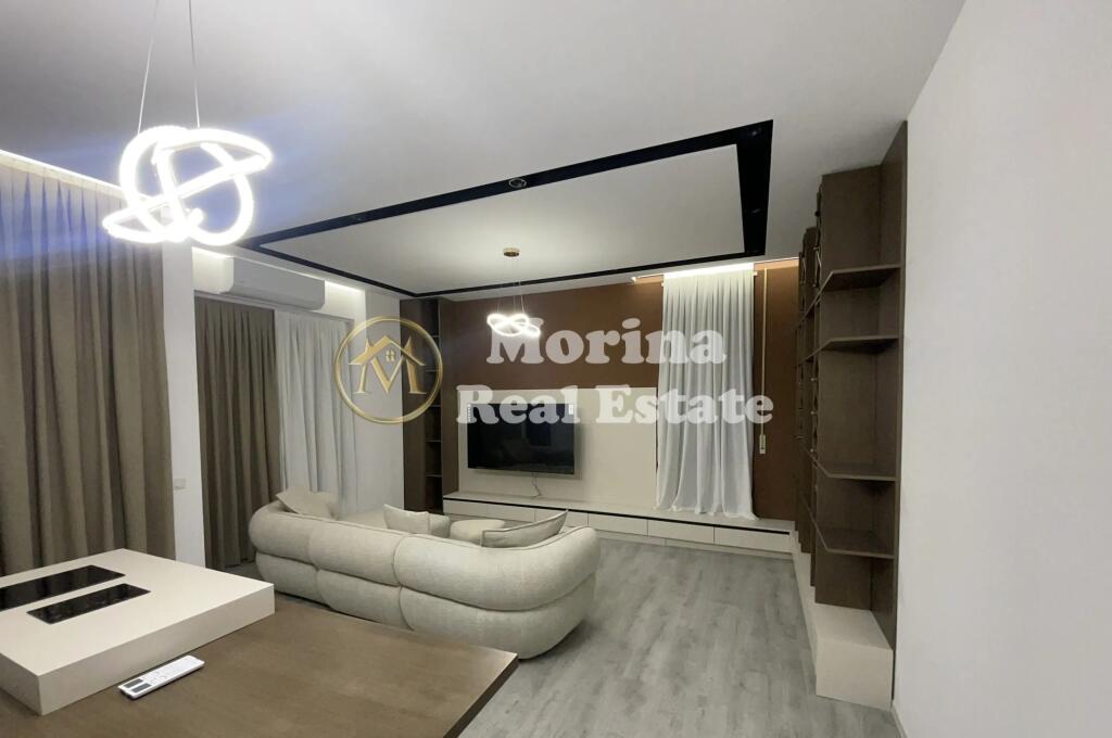 Affitto, Appartamento 2+1+ 2 Posti Auto, Ex Piazza Aquila, 850 Euro/Mese