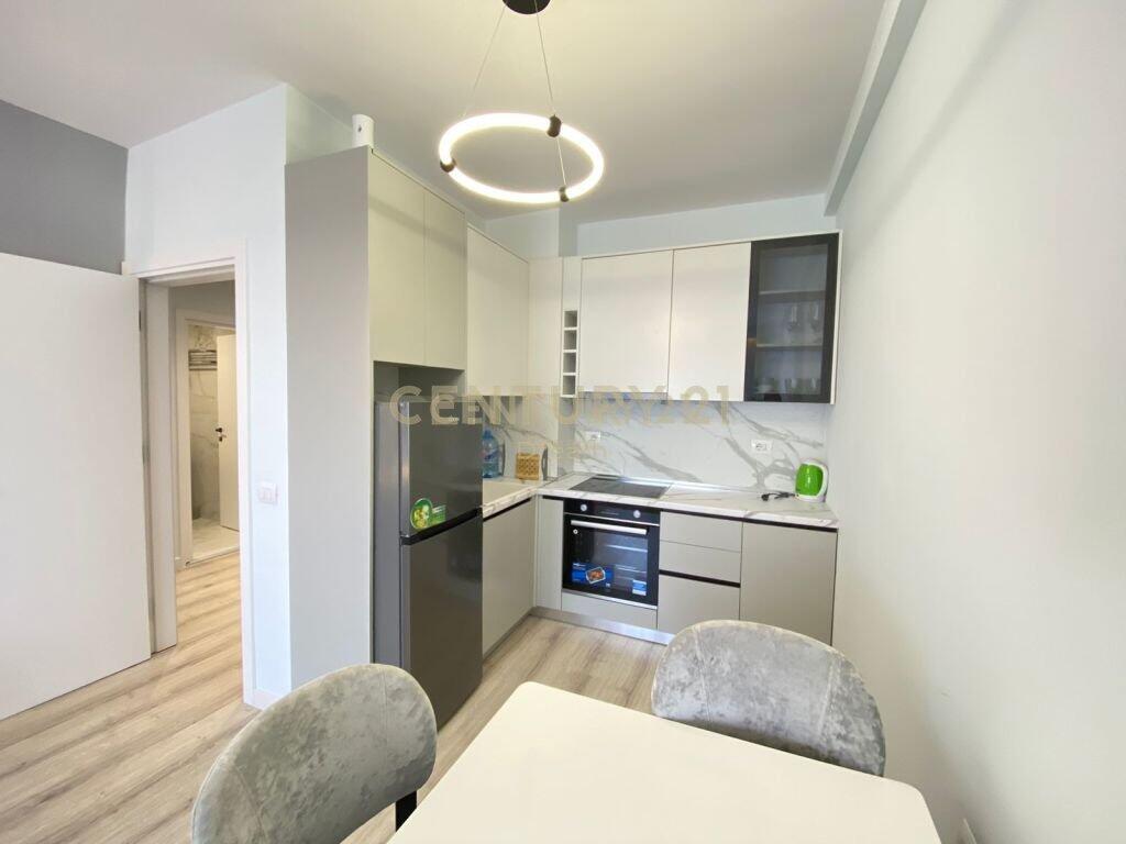 APARTAMENT 1+1 ME QIRA PRANE KESH TEK VASIL SHANTO