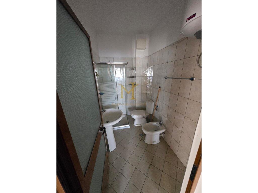 Shitet Apartament 2+1 i investuar, plazh Hekurudha !