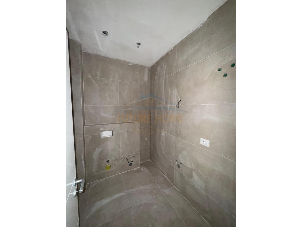 Shitet, Apartament 1+1, Bulevardi i Ri, Tiranë.