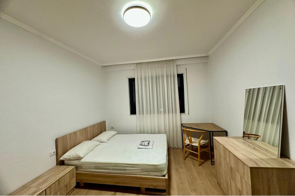 Apartament 2+1 me Qera, Rruga e Durresit prane Qendres