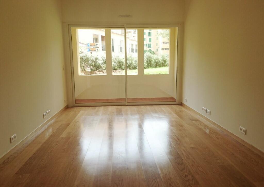 Zyre Me Qera prane Rruges se Elbasanit (ID BZ2691) Tirane