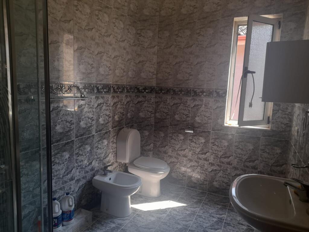 APARTAMENT ME QERA 2+1 KOMUNA E PARISIT 600 EURO