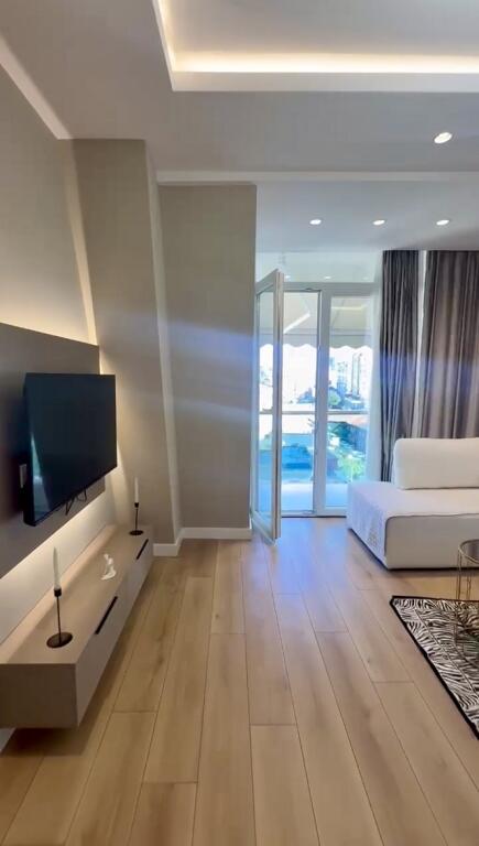 Jepet me QIRA apartament 1+1 tek Hotel "Diplomat", Zona "Vasil Shanto"