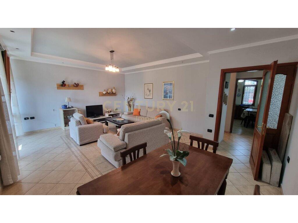 Apartament 2+1+2 Me Qira në Rrugen e Dibres, Tiranë - 700€ | 120 m²