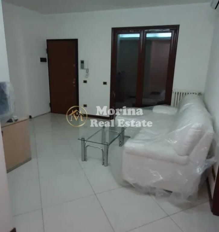 Affitto Appartamento 1+1+ Angolo cottura, Kinostudio, 500 Euro/Mese
