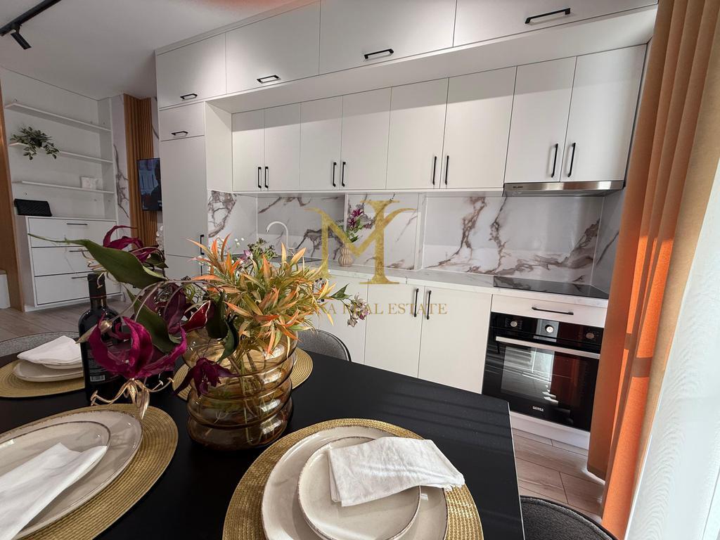 Shitet Super Apartament 1+1 i investuar, plazh Rrota Kuqe !