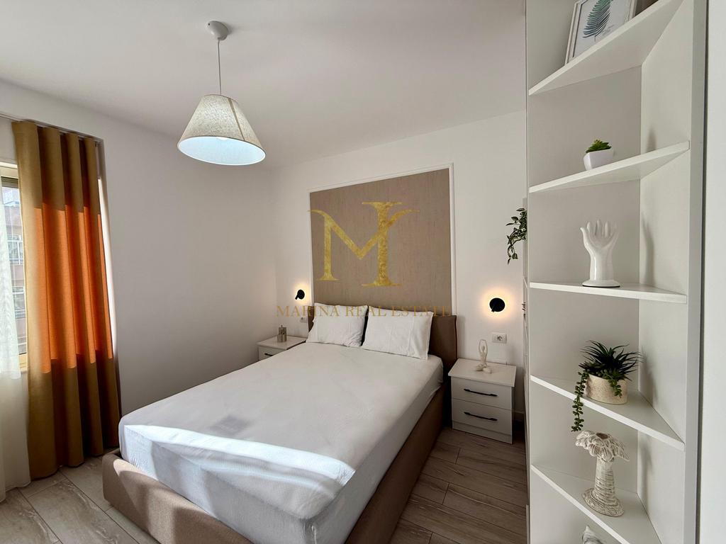 Shitet Super Apartament 1+1 i investuar, plazh Rrota Kuqe !