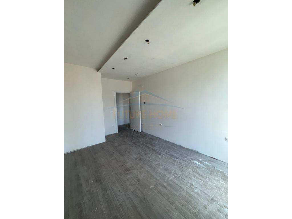 Shitet, Apartament 1+1, Bulevardi i Ri, Tiranë.