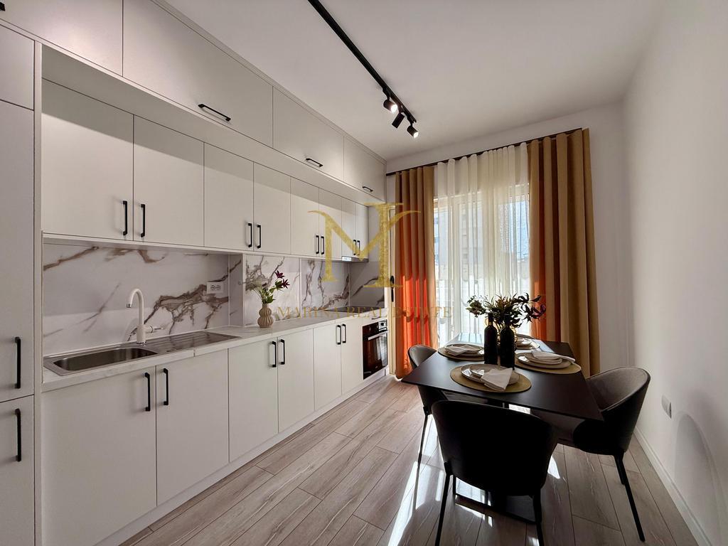 Shitet Super Apartament 1+1 i investuar, plazh Rrota Kuqe !