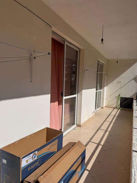 Jeoet me qera apartament ne astir tek artisti 2+1+2+ballkon