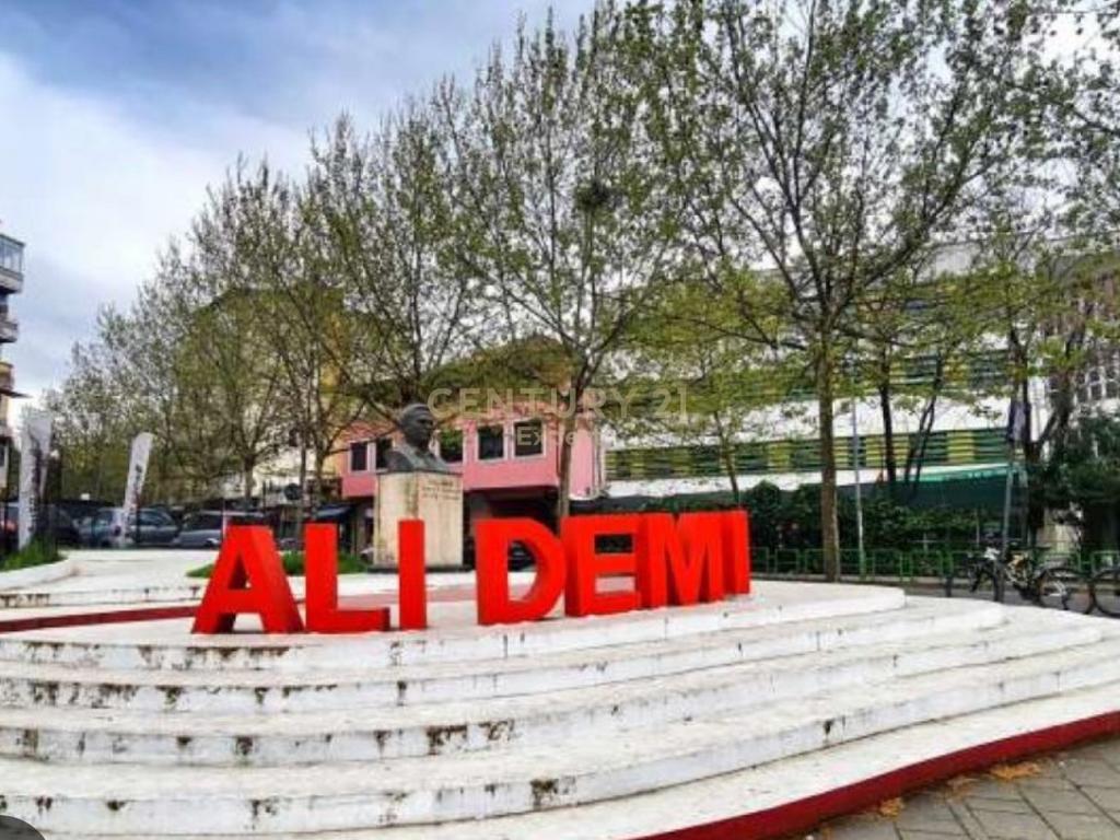 VENDIAMO APPARTAMENTO 1+1 CON POSSIBILITÀ DI CONVERSIONE IN 2+1! 150.000 €
