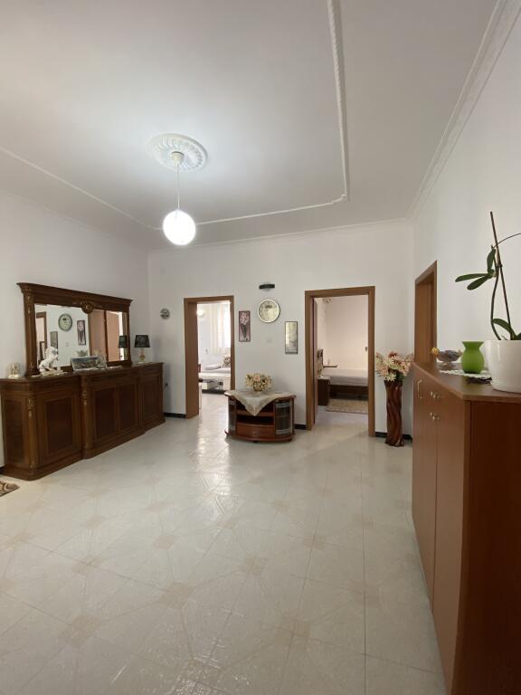 A Città Studenti, Appartamento 2+1 con Arredamento Moderno in Affitto!