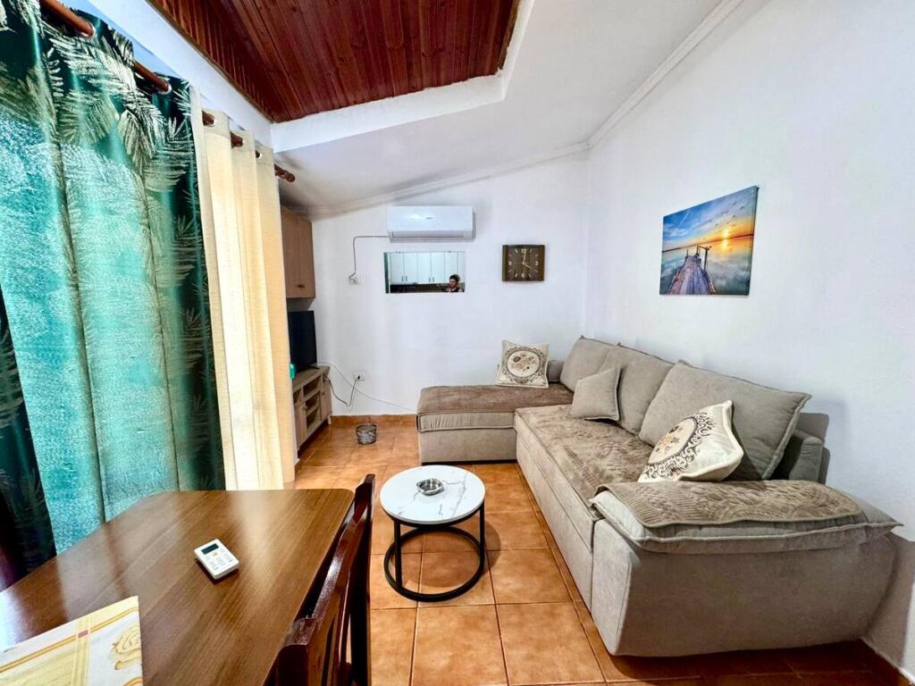 Jepen apartamente me Qera 1+1 ne Durres, Tek Shkembi i Kavajes!